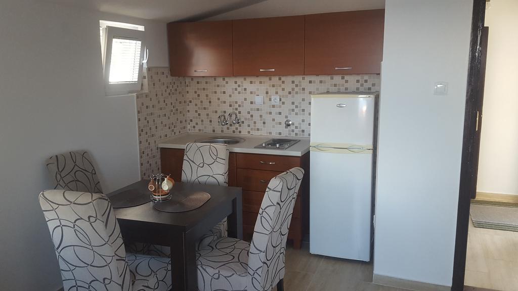 Apartments Diva Добра вода Екстериор снимка