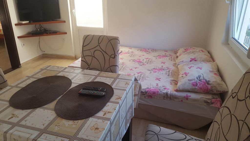 Apartments Diva Добра вода Екстериор снимка